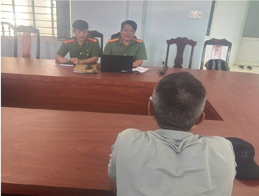 Xử phạt 7,5 triệu đồng người thông tin sai sự thật về lực lượng công an - Ảnh 1.