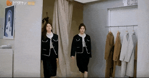 Xui 8 kiếp mới vớ phải phim Trung Quốc này: Nữ chính mặc đồ hiệu như hàng chợ, cảnh nóng phản cảm nhất trên đời- Ảnh 4. Xui 8 kiếp mới vớ phải phim Trung Quốc này: Nữ chính mặc đồ hiệu như hàng chợ, cảnh nóng phản cảm nhất trên đời- Ảnh 4.