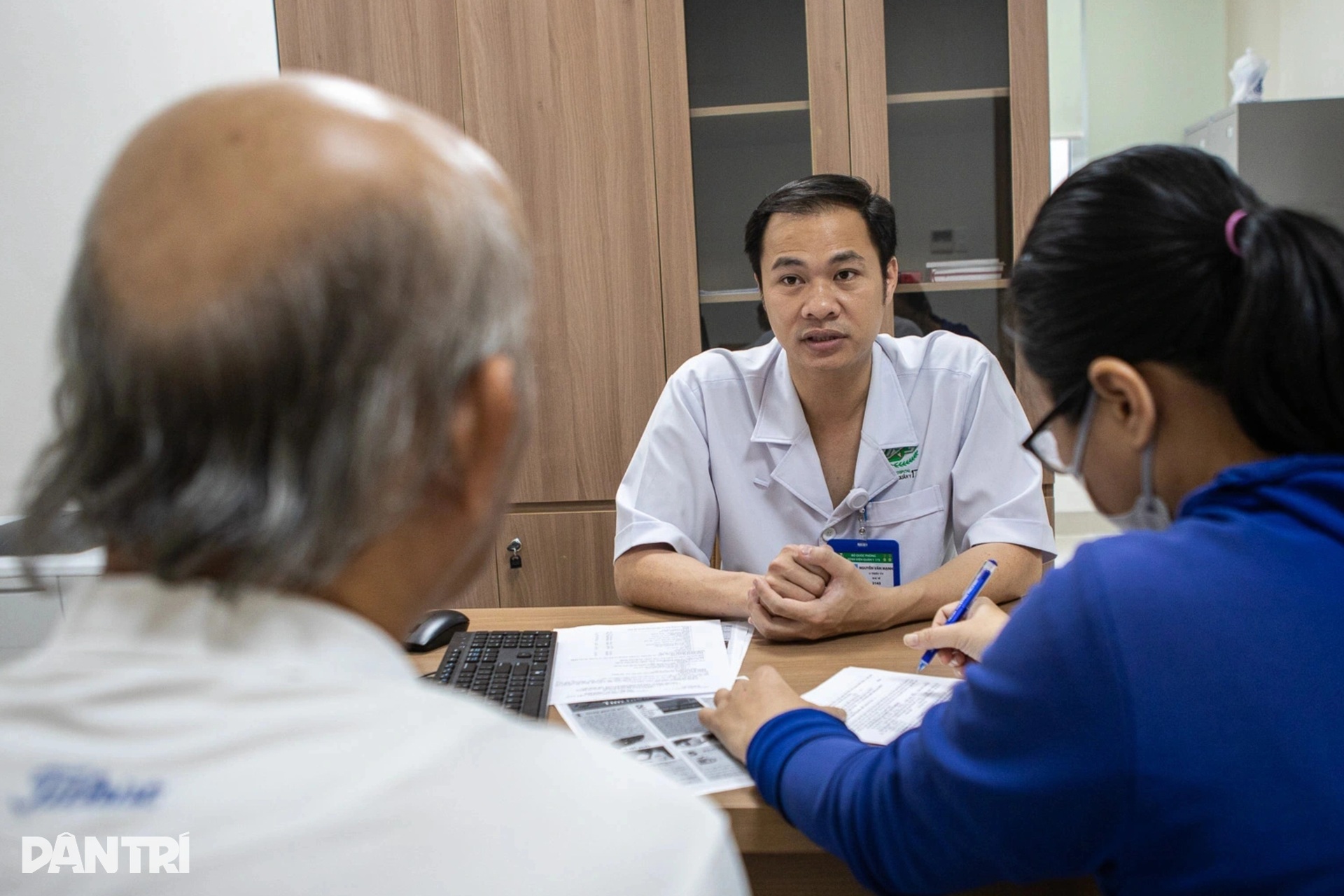 Xuyên đêm ghép gan, bác sĩ quân y giành lại sự sống cho bệnh nhân - 5