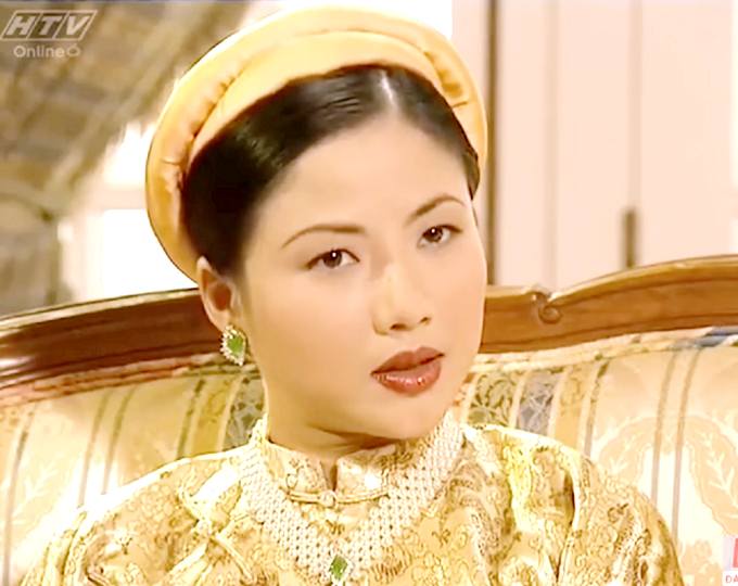 Nữ diễn viên duy nhất là Phó Giáo sư - Tiến sĩ, được tung hô là Hoàng hậu đẹp nhất Việt Nam suốt 20 năm- Ảnh 1.