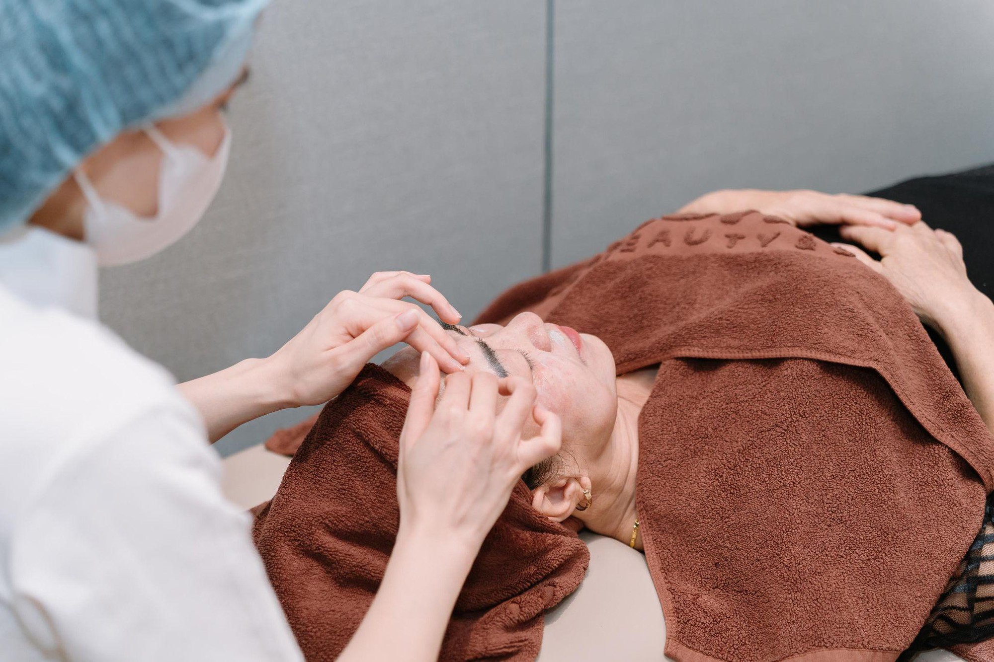 Làm đẹp tiện ích lên ngôi dịp cuối năm: giới trẻ chọn “đẹp nhanh – đẹp gần” để kịp mùa lễ hội- Ảnh 1.