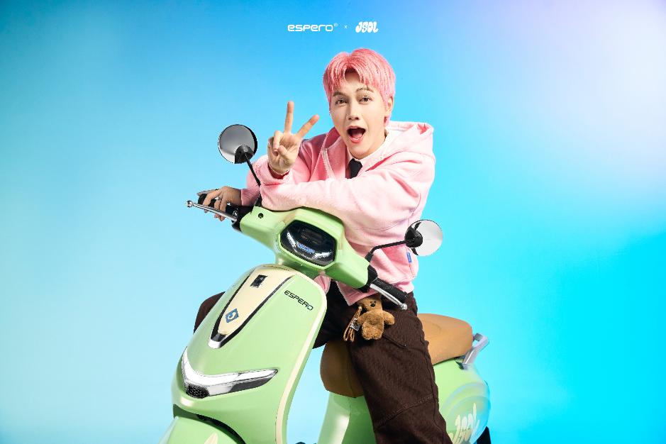 Đa tài như JSOL: lên ý tưởng thiết kế cho mẫu xe ESPERO ENIGMA Kem Bơ cực trendy- Ảnh 1.