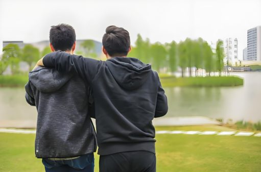 Cho bạn chiến hữu vay 70 triệu đồng, rồi mất liên lạc, 10 năm sau đi huỷ thẻ thì được thông báo: tài khoản có hơn 140 triệu đồng- Ảnh 1.