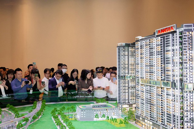 ‘Mách nước’ nhà đầu tư tránh lãi suất thả nổi lên đến 15%/năm 1 ‘Mách nước’ nhà đầu tư tránh lãi suất thả nổi lên đến 15%/năm - Ảnh 1.