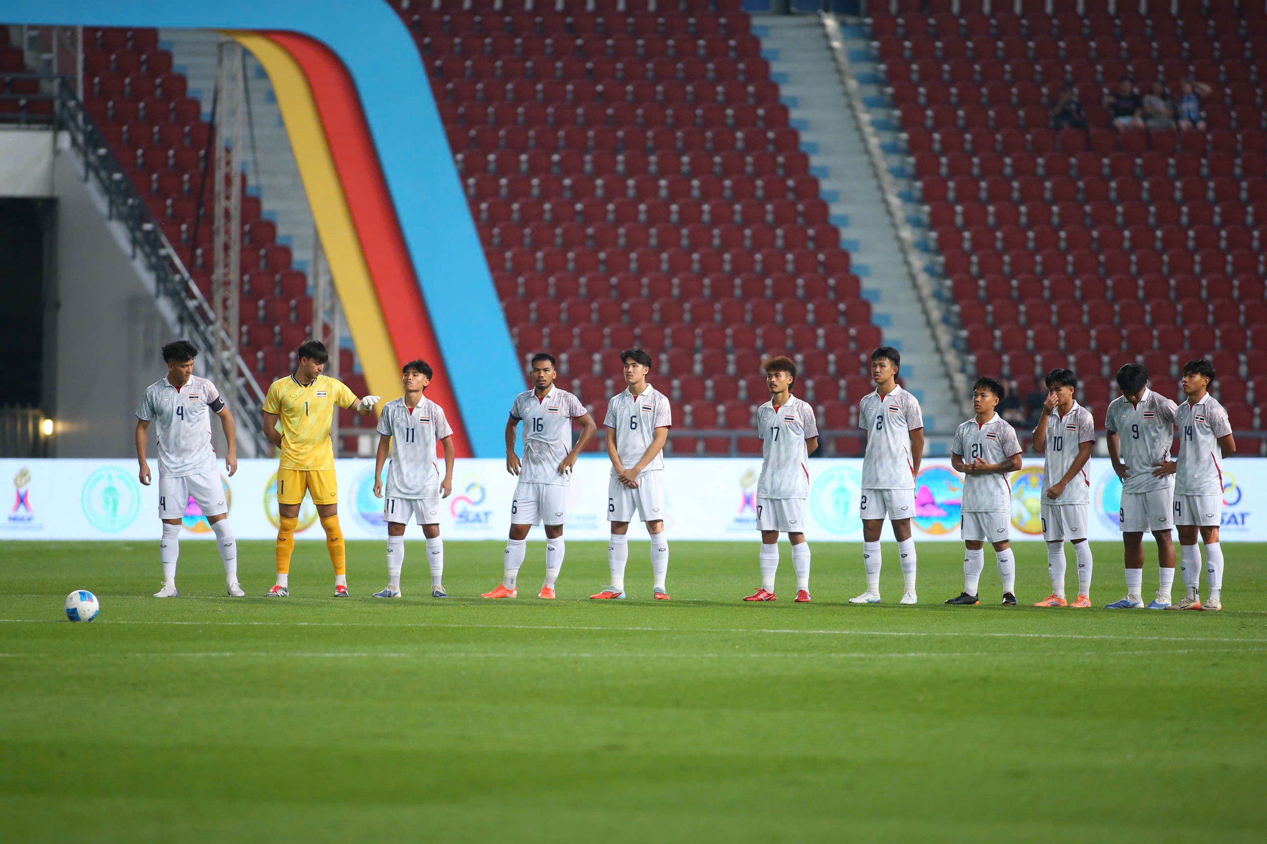 Sếp lớn thể thao Thái Lan lên tiếng về những sự cố nghiêm trọng: ‘Ngân sách ít hơn SEA Games Campuchia’- Ảnh 1. Sếp lớn thể thao Thái Lan lên tiếng về những sự cố nghiêm trọng: ‘Ngân sách ít hơn SEA Games Campuchia’- Ảnh 1.