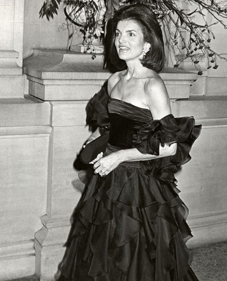 10 bộ đầm thảm đỏ đẹp nhất của Valentino - 1