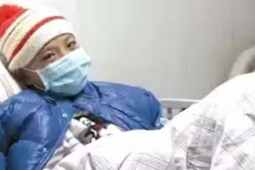 Bé gái 14 tuổi mắc ung thư đại tràng, bác sĩ đưa ra cảnh báo về những đồ ăn sáng cần tránh