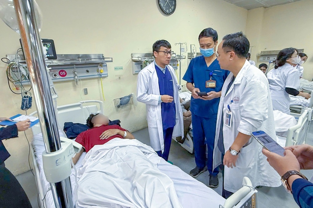 15 người nhập viện trong vụ cháy rạng sáng 7/1 ở Hà Nội - 1