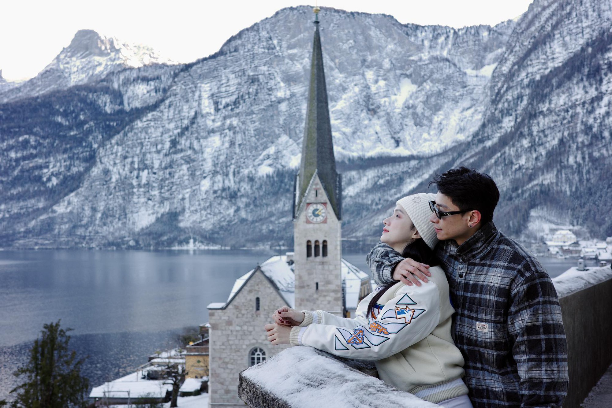 Touliver đón Tóc Tiên tận nơi, dàn sao Vbiz lần đầu công khai loạt tin vui khép lại 2025!- Ảnh 7.