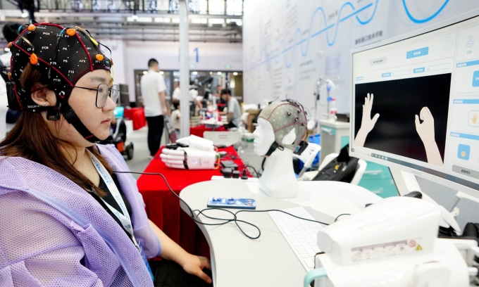 Minh họa Giao diện não - máy tính (BCI). Ảnh: ChatGPT