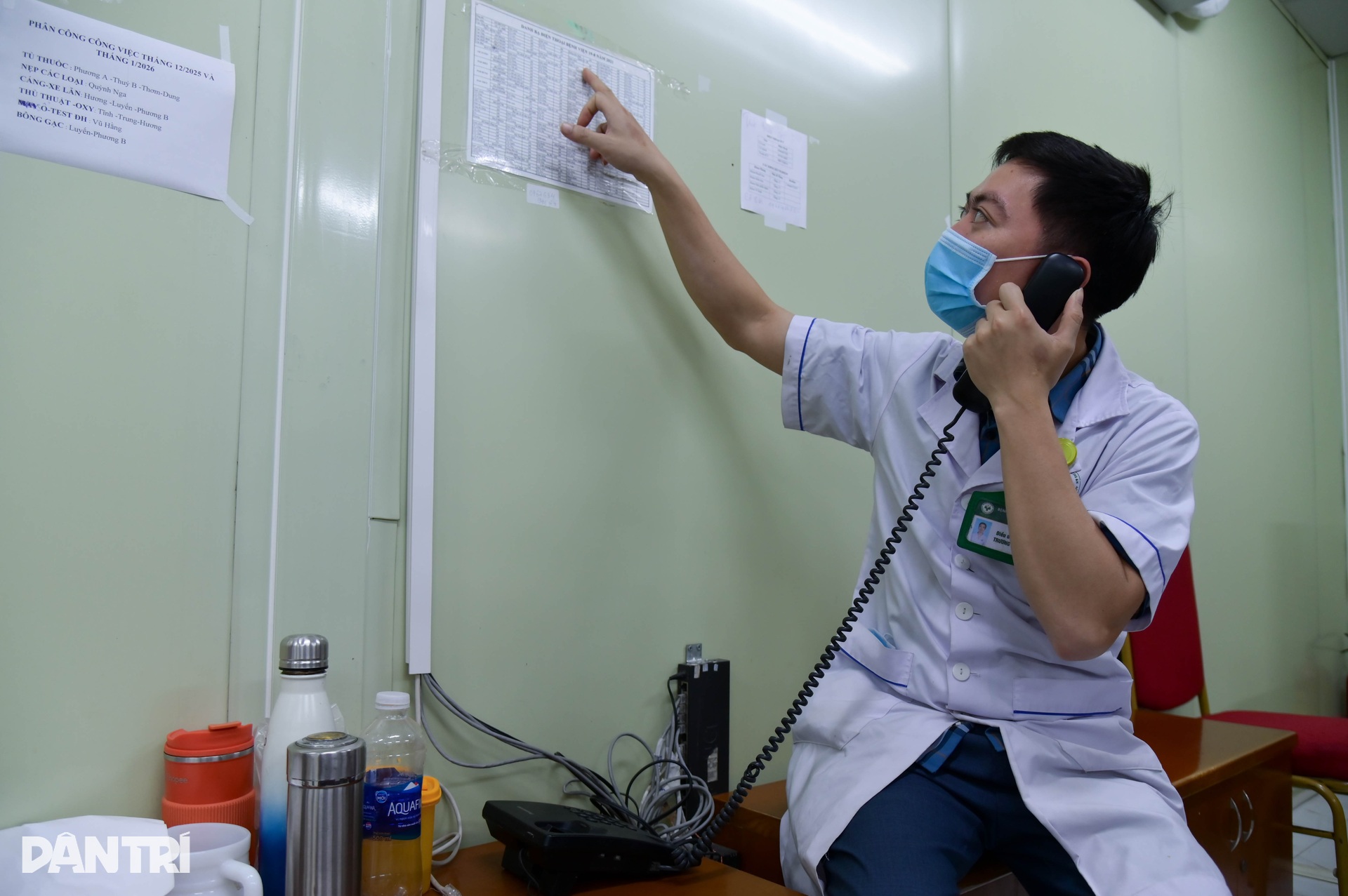 Đêm trắng của y bác sĩ trong ca trực đón năm mới 2026 - 3