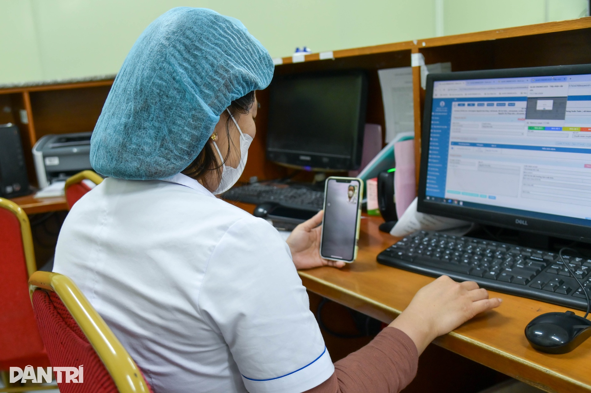 Đêm trắng của y bác sĩ trong ca trực đón năm mới 2026 - 9