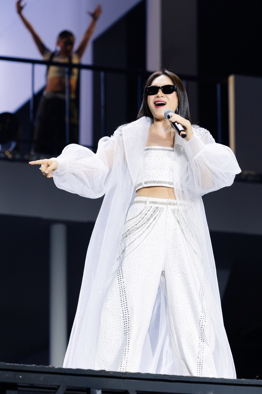 Mỹ Tâm cởi phăng áo khoe trọn visual nữ thần, set diễn đỉnh cao “tiễn” 2025 tại HOZO CITY TẾT FEST- Ảnh 6.