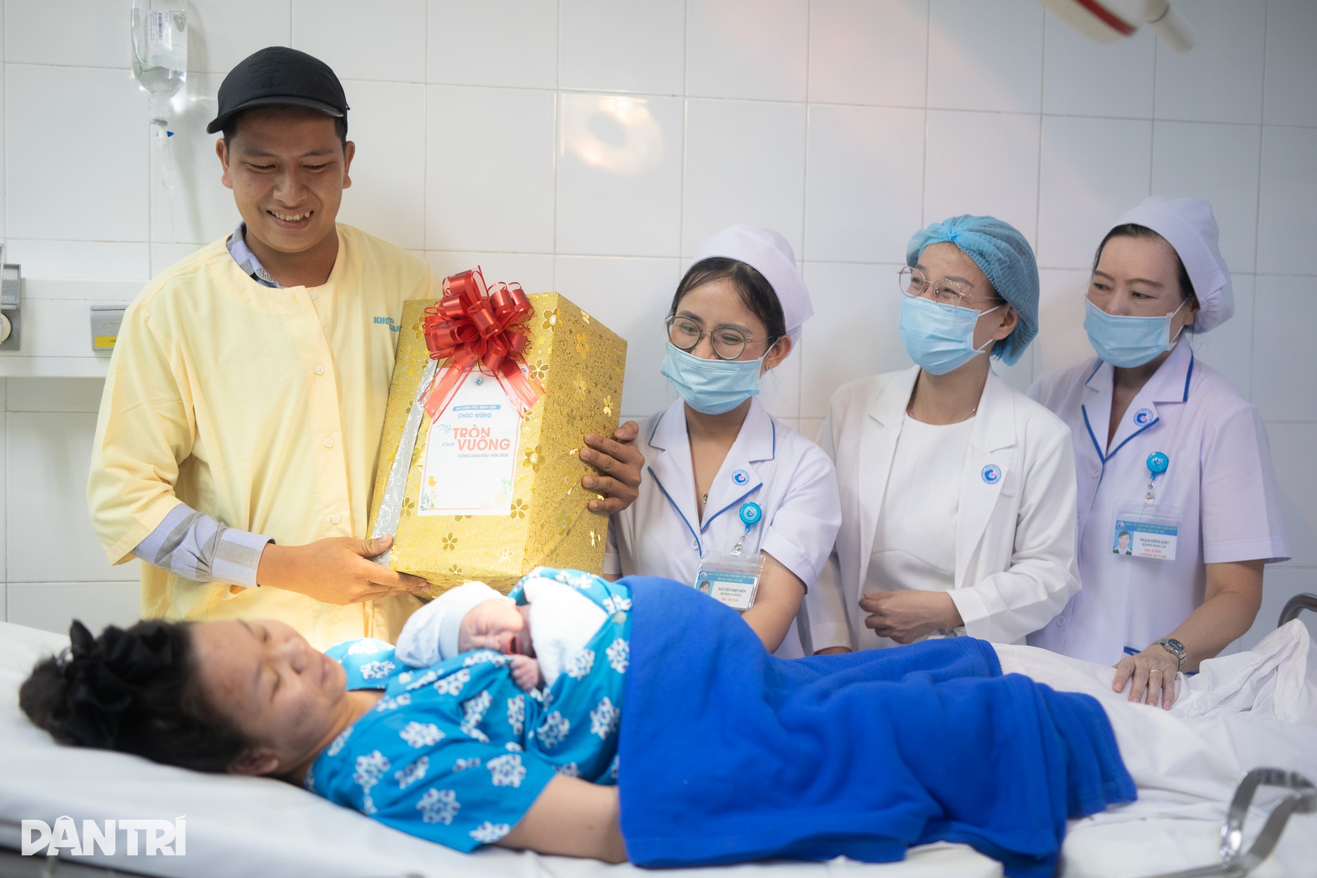 Những công dân nhí chào đời ngay thời khắc giao thừa 2026 - 11