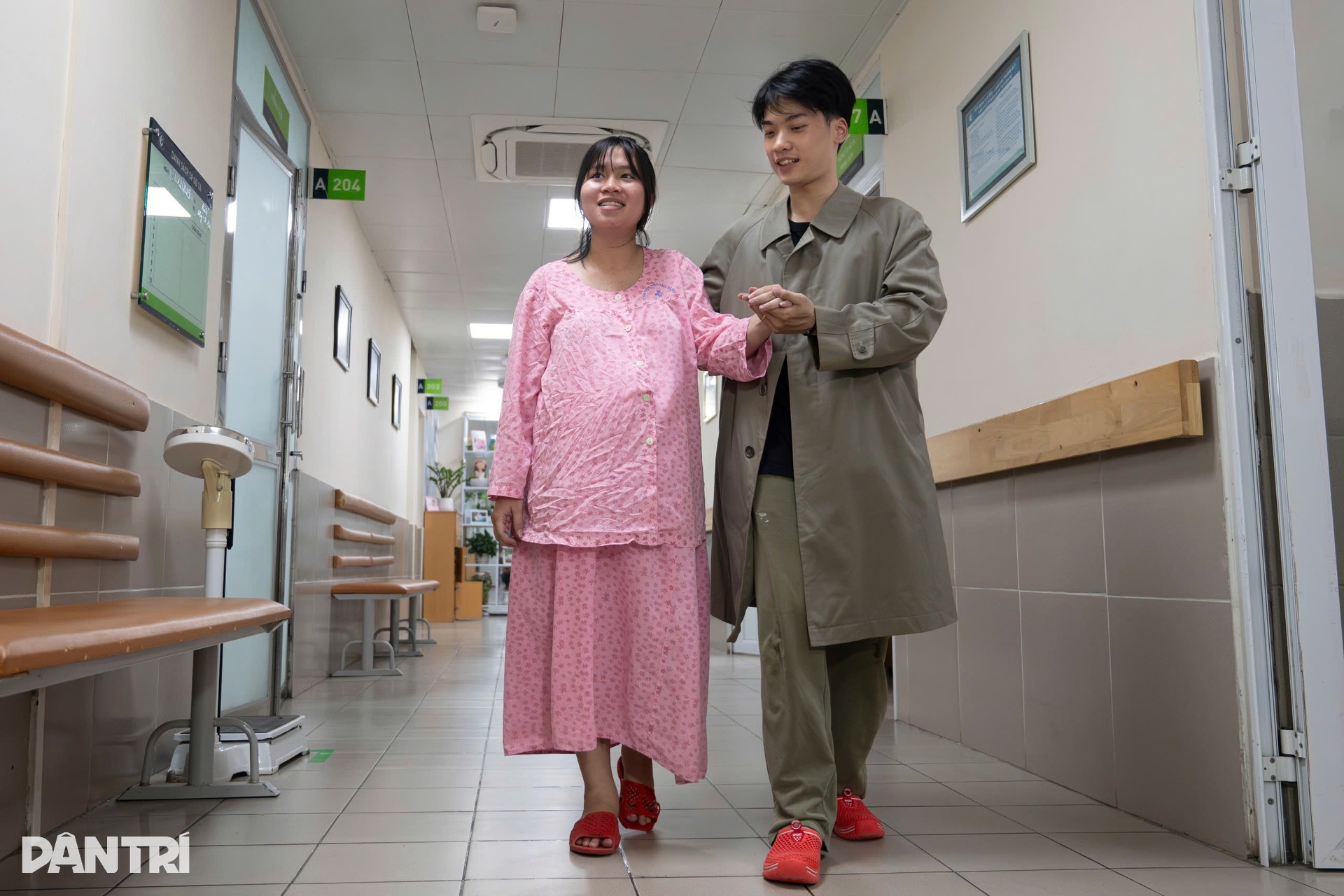 Vỡ òa khoảnh khắc những công dân 2026 đầu tiên của Việt Nam chào đời - 7