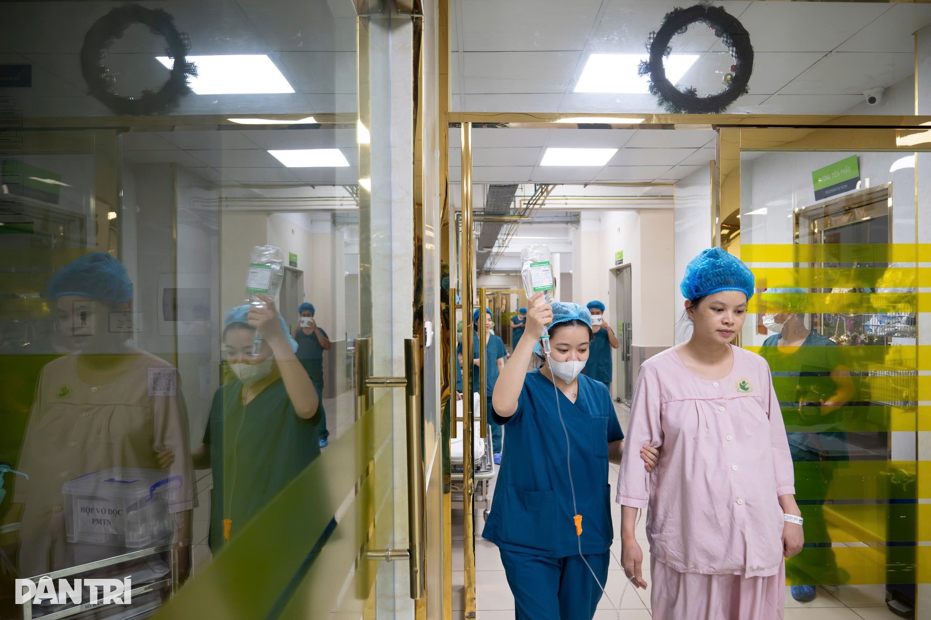 Vỡ òa khoảnh khắc những công dân 2026 đầu tiên của Việt Nam chào đời - 12