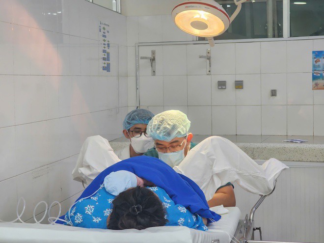 Ngắm những em bé đầu tiên của năm 2026 chào đời tại Bệnh viện Từ Dũ - 2