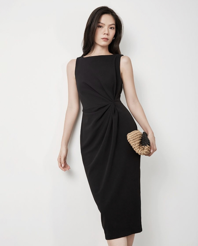 Đầm xoắn, chút nhấn nhá mềm mại cho ngày xuống phố thêm xinh - Ảnh 2.