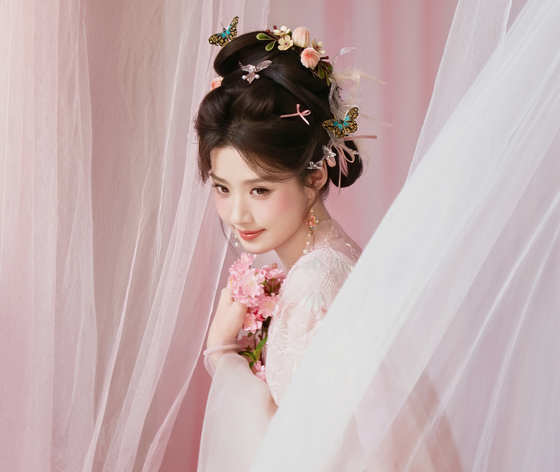 Mỹ nhân đẹp nhất Đêm hội giao thừa 2026: Nhan sắc gây nghiện cực mạnh, tiên nữ chứ không phải người- Ảnh 7.