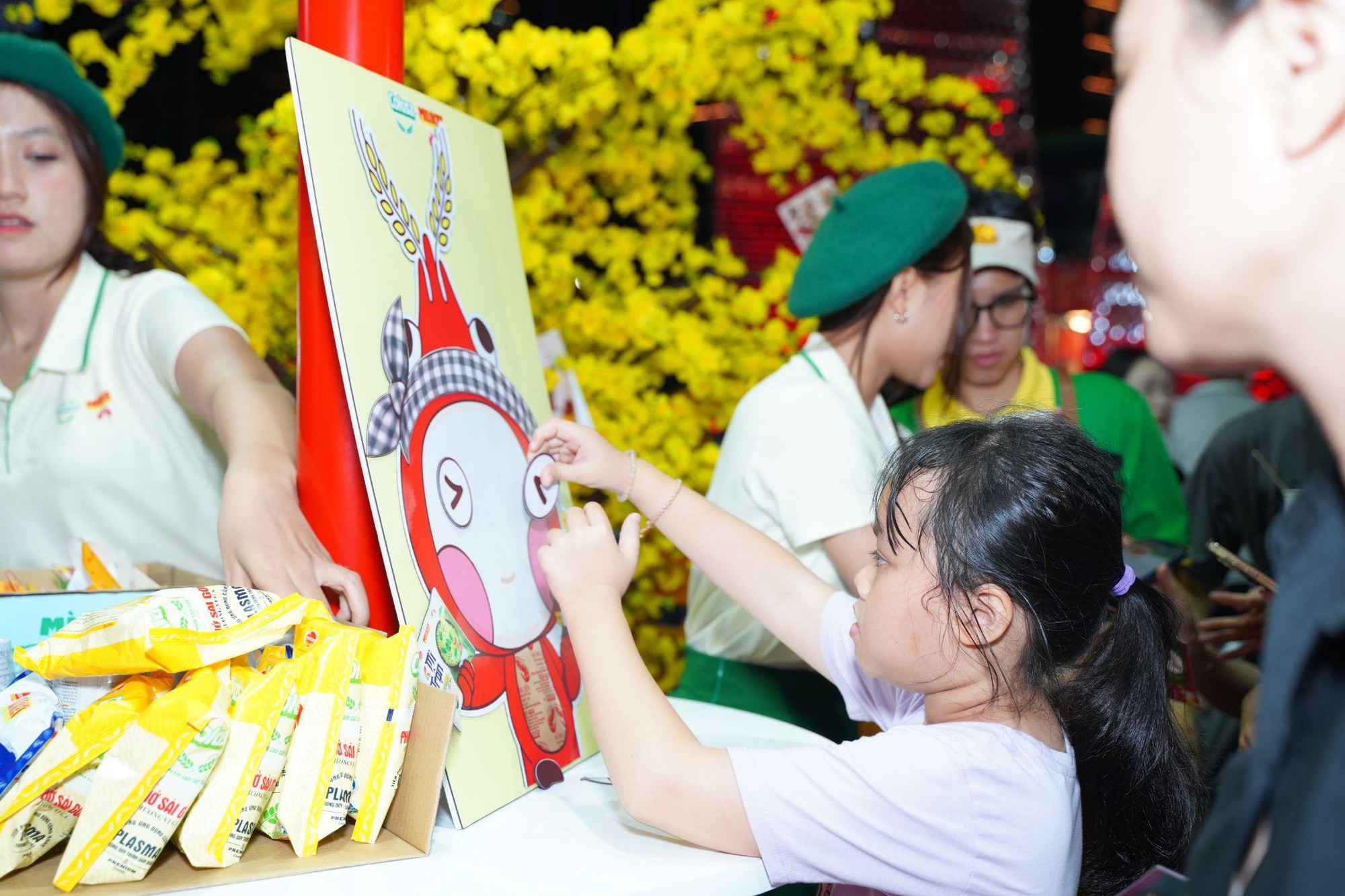 Colusa-Miliket lột xác tại Hozo City Tết Fest 2025: Giao diện “A MAZE” đỉnh nóc, vị ngon chấn động- Ảnh 5.