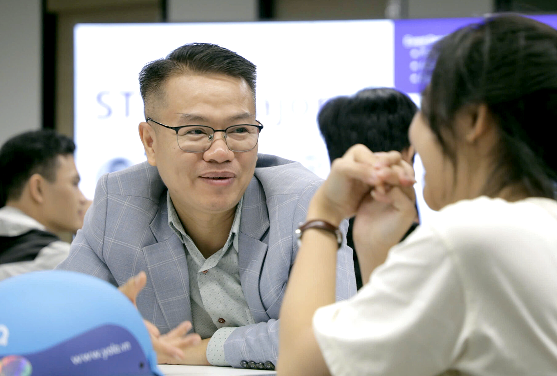 Những nhà khoa học đi ngược dòng: Từ phòng lab quốc tế về giảng đường Việt Nam - Ảnh 13.