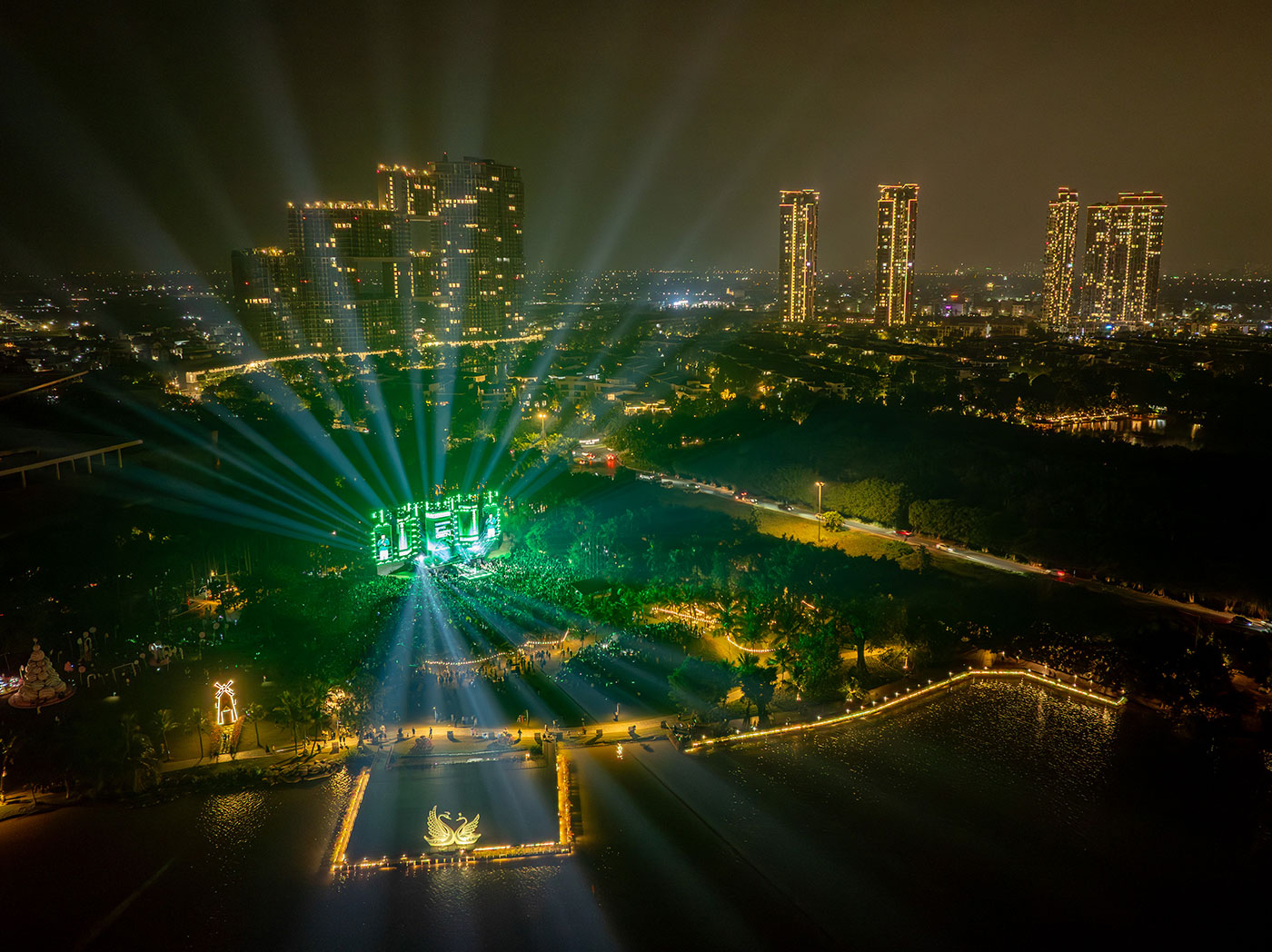 Chào năm mới giữa xanh tươi tại đại nhạc hội Countdown 2026 khắp ba miền của Ecopark - Ảnh 3.