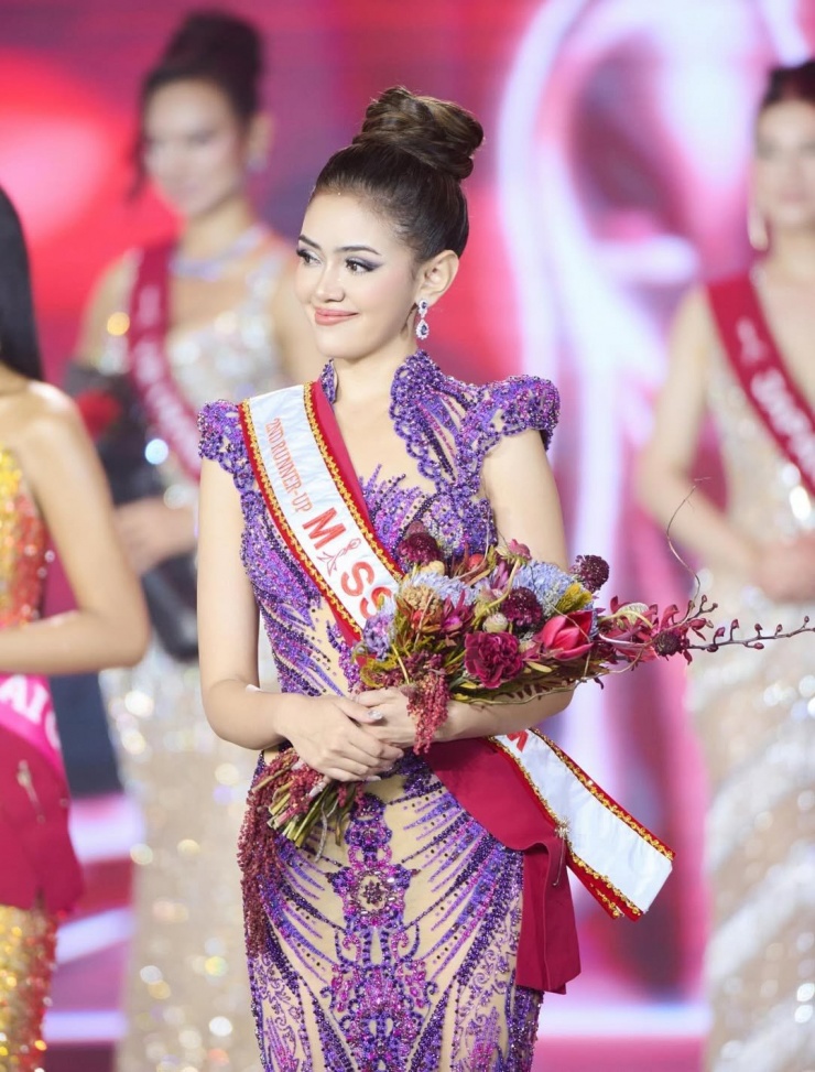 5 bộ váy dạ hội đẹp nhất năm 2025 - 15