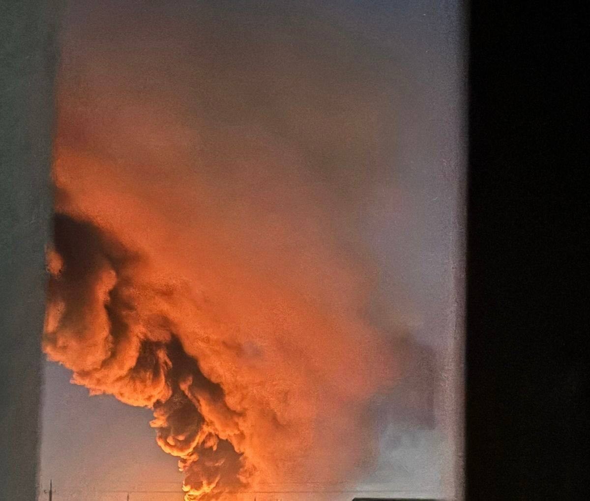 Giao thừa trong tiếng còi báo động tại Nga và Ukraine - Ảnh 2.