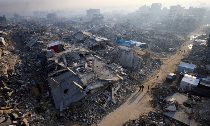 Cảnh đổ nát hoang tàn ở Gaza City hồi tháng 11. Ảnh: Reuters