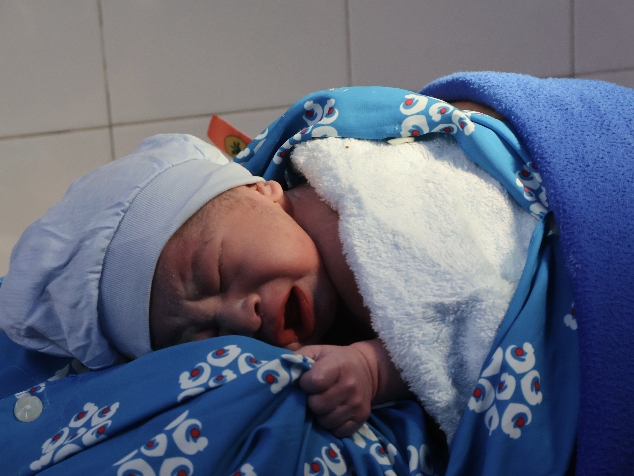 Những em bé ‘0 giờ’ chào đón năm mới 2026, mong thành nhân tài- Ảnh 12.