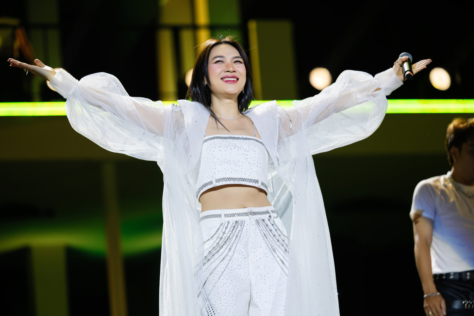 HOZO City Tết Fest 2025: 3 đêm nhạc bùng nổ cùng Mỹ Tâm, SOOBIN và dàn sao đỉnh cao, Đức Phúc “se duyên” màn cầu hôn 102 triệu đồng- Ảnh 16.