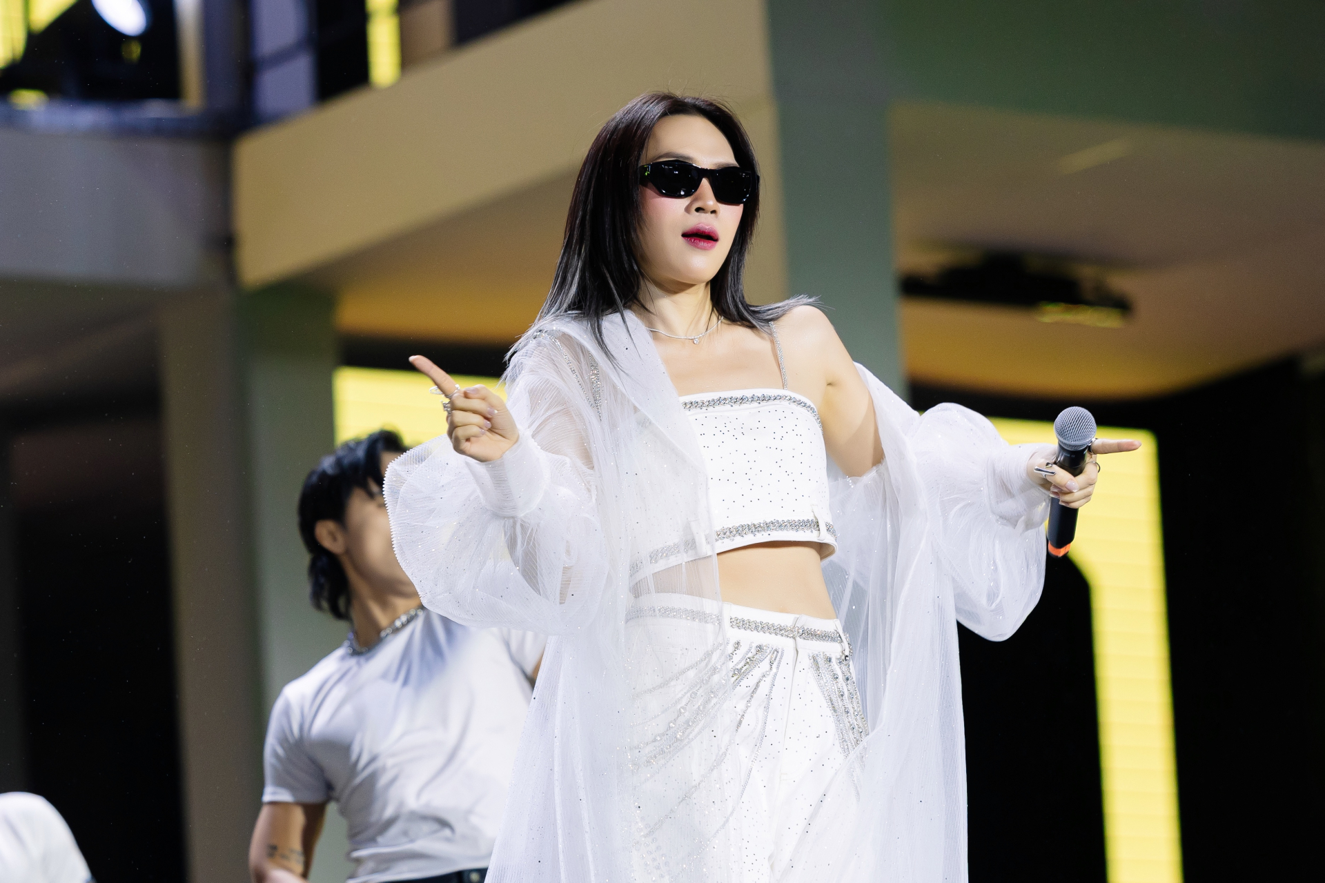 HOZO City Tết Fest 2025: 3 đêm nhạc bùng nổ cùng Mỹ Tâm, SOOBIN và dàn sao đỉnh cao, Đức Phúc “se duyên” màn cầu hôn 102 triệu đồng- Ảnh 18.