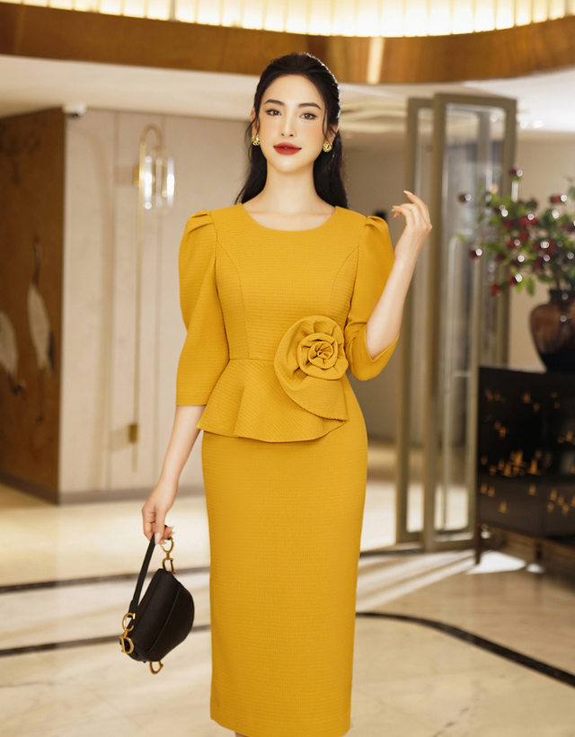 Diện trang phục sắc vàng rực rỡ, sang chảnh đón năm mới- Ảnh 8.