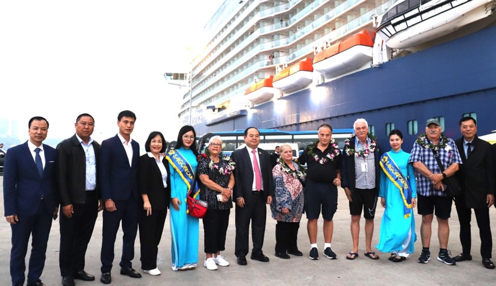 Hơn 3.000 khách du lịch tàu biển 