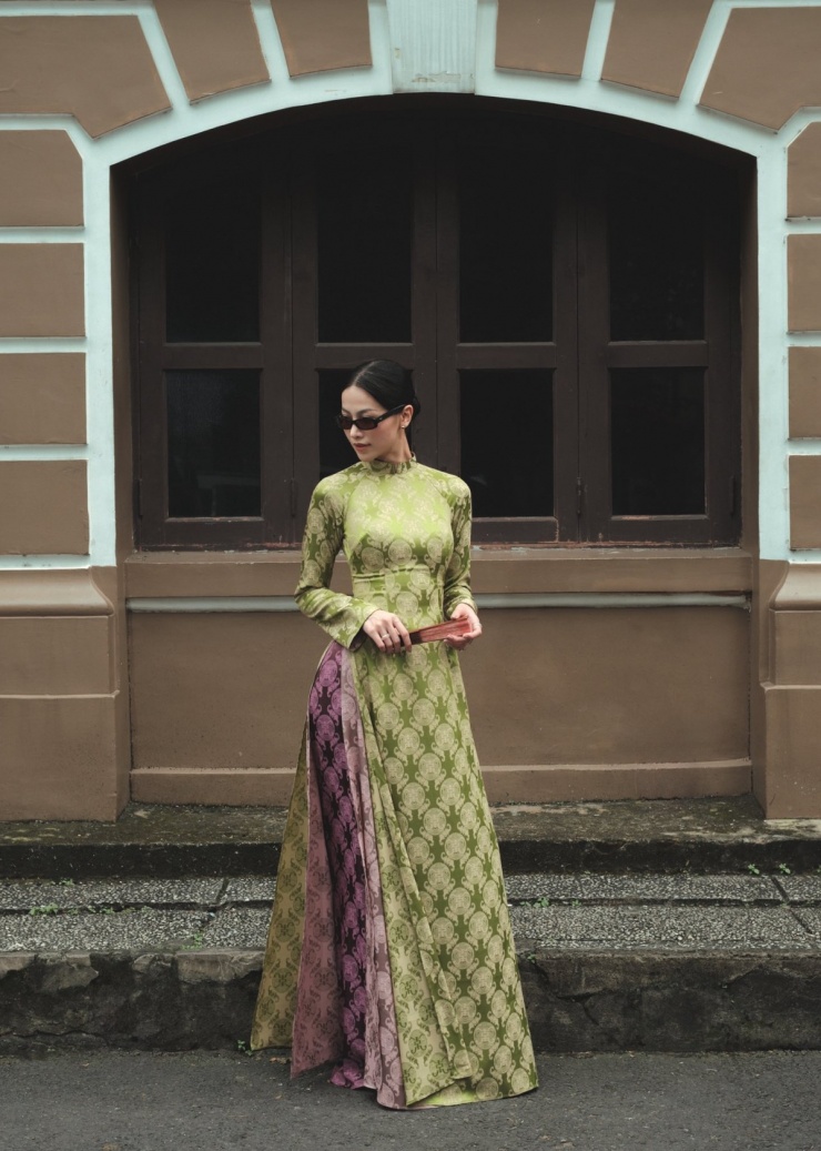 Thanh Thủy, Lương Thùy Linh diện áo dài đón năm 2026 5 Thanh Thủy, Lương Thùy Linh diện áo dài đón năm 2026 - 4