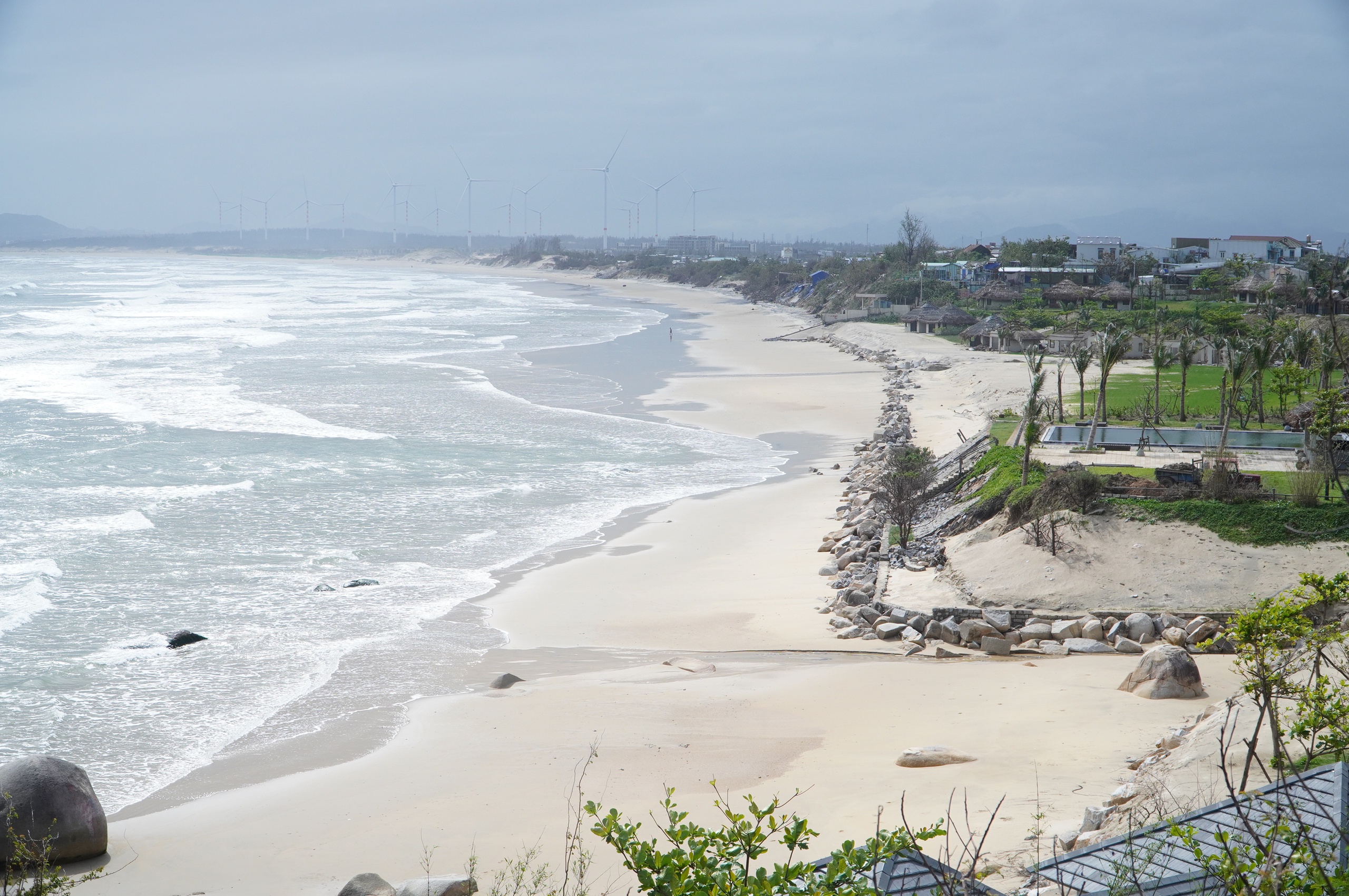 Chuyện 'người đàn bà hóa đá' trên dãy núi Bà ở biển Gia Lai- Ảnh 4.