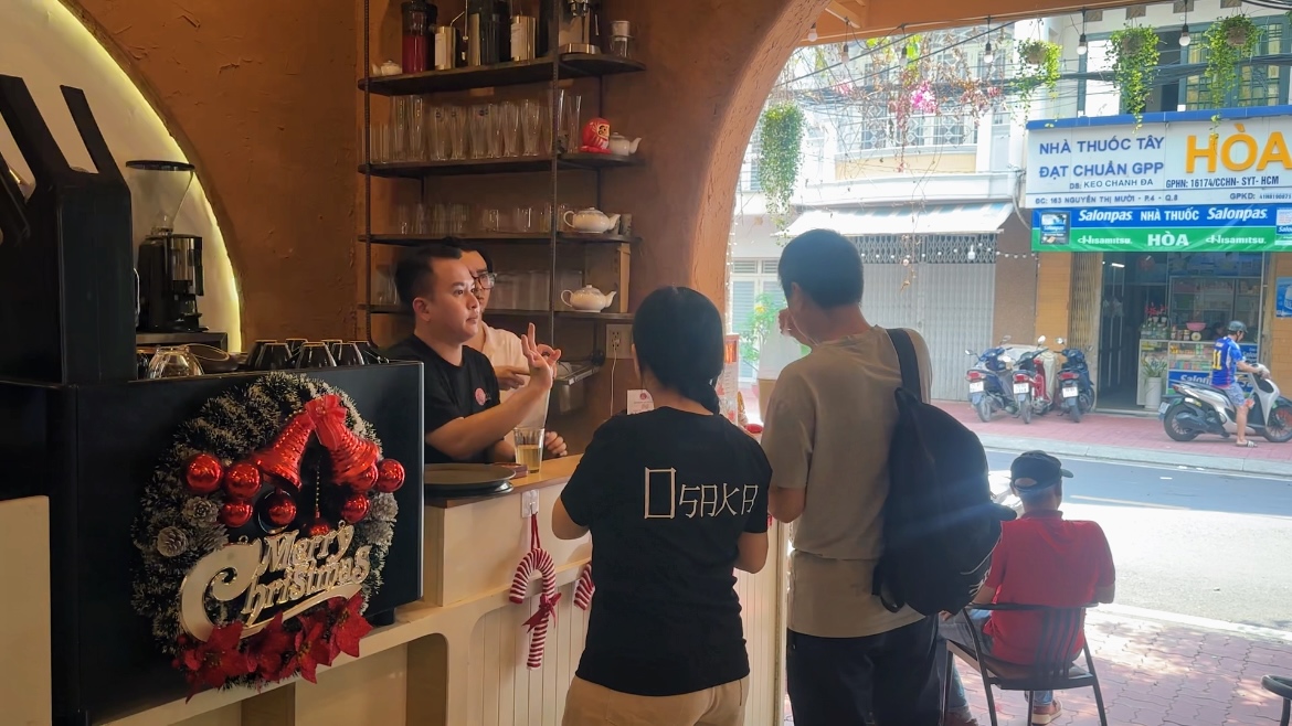 Osaka Coffee - quán cà phê của “những đôi tay biết nói” - Ảnh 3.