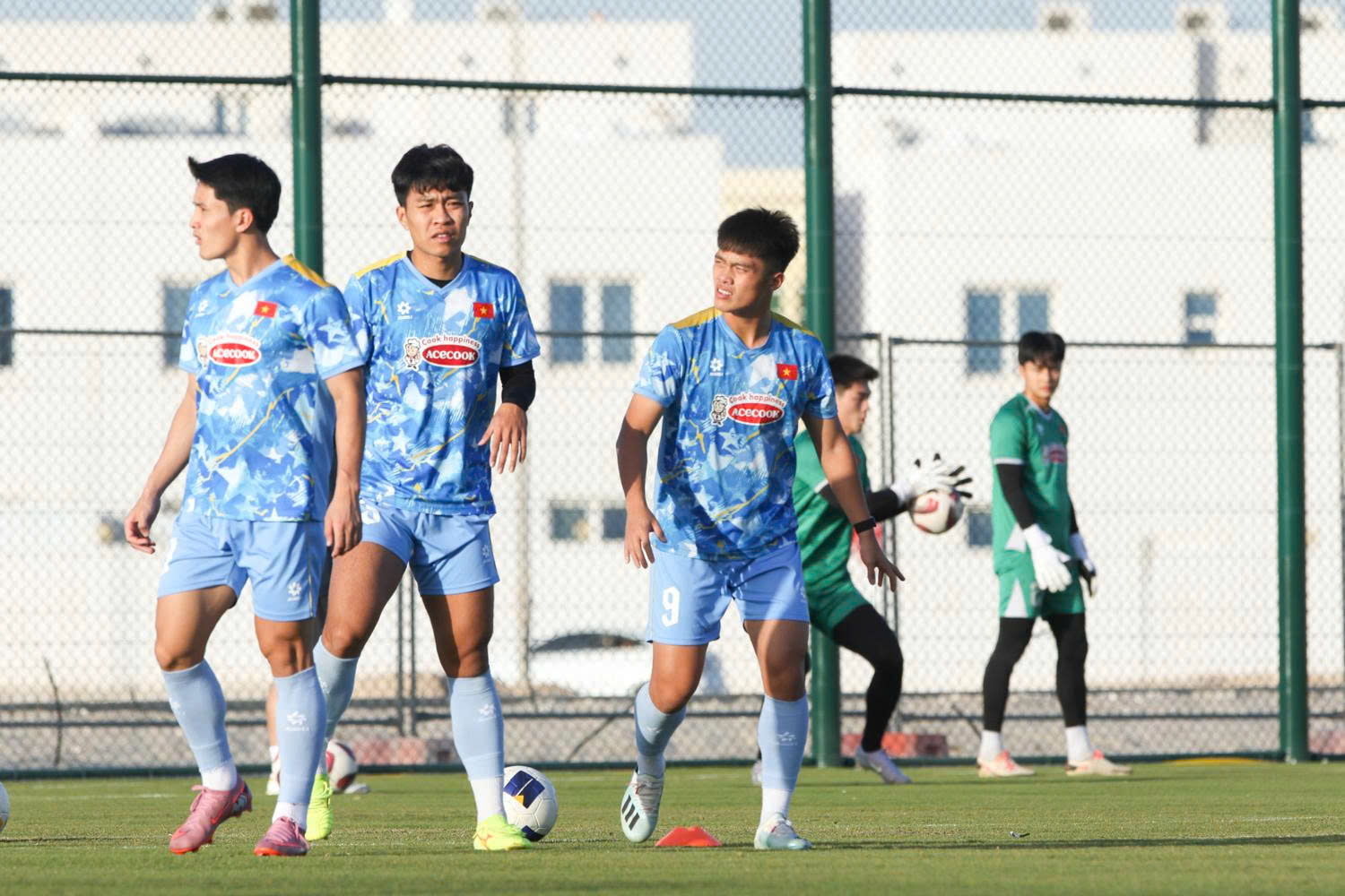 U.23 Việt Nam tập mở màn năm 2026 căng như đấu thật: Vẫn chưa biết ai bị loại, có thể là…- Ảnh 4.