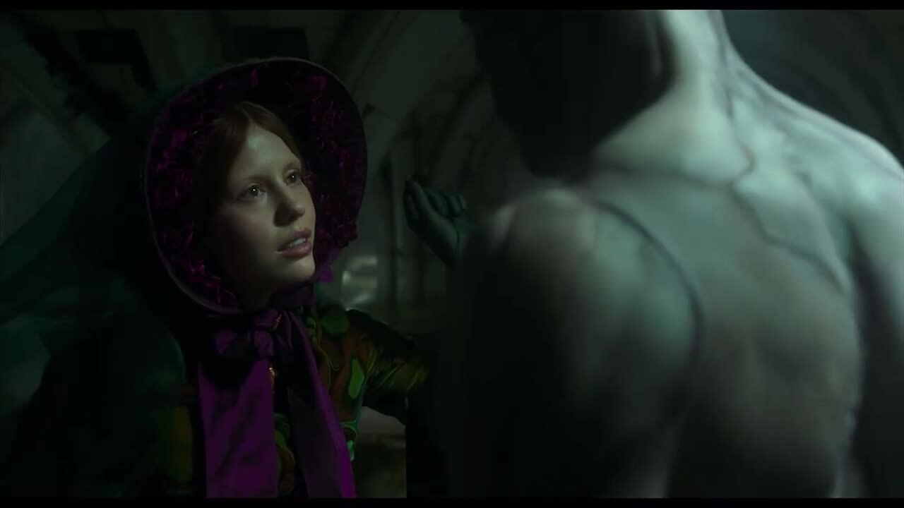 Phân đoạn Elizabeth lần đầu gặp The Creature trong 'Frankenstein'