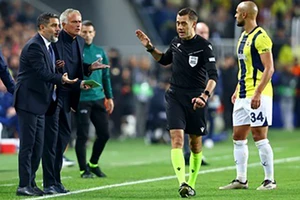 5 trọng tài xuất sắc nhất thế giới năm 2025: Fan Indonesia thất vọng