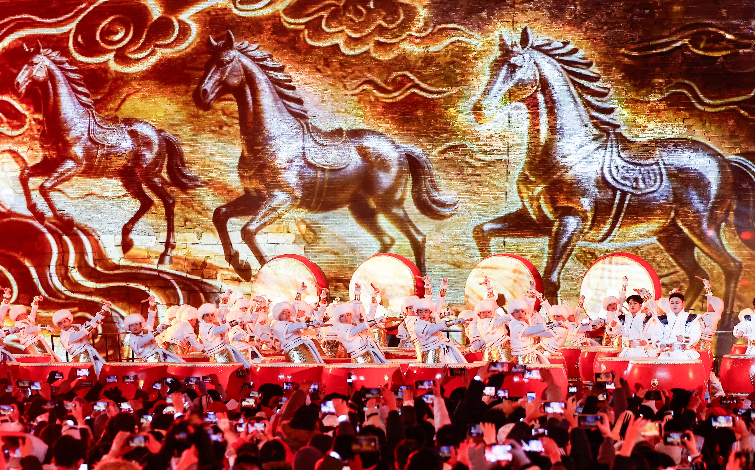 Tin tức thế giới 2-1: Mỹ nói về cuộc tập trận của Trung Quốc, gia đình ông Kim Jong Un đi viếng mộ - Ảnh 6.