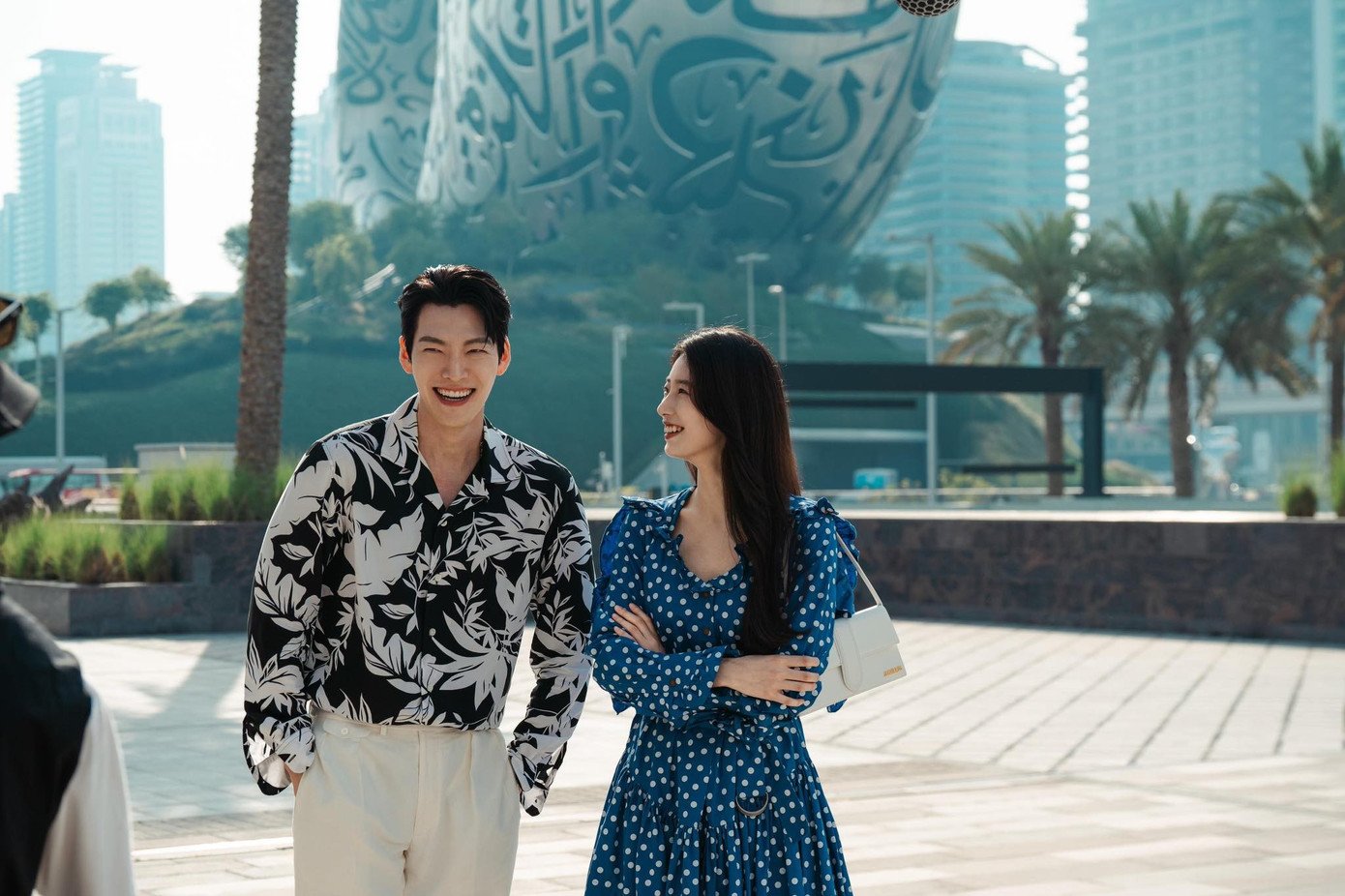 Suzy, Kim Yoo Jung hay Park Min Young - ai là nữ chính sành điệu nhất phim Hàn 2025? - 3