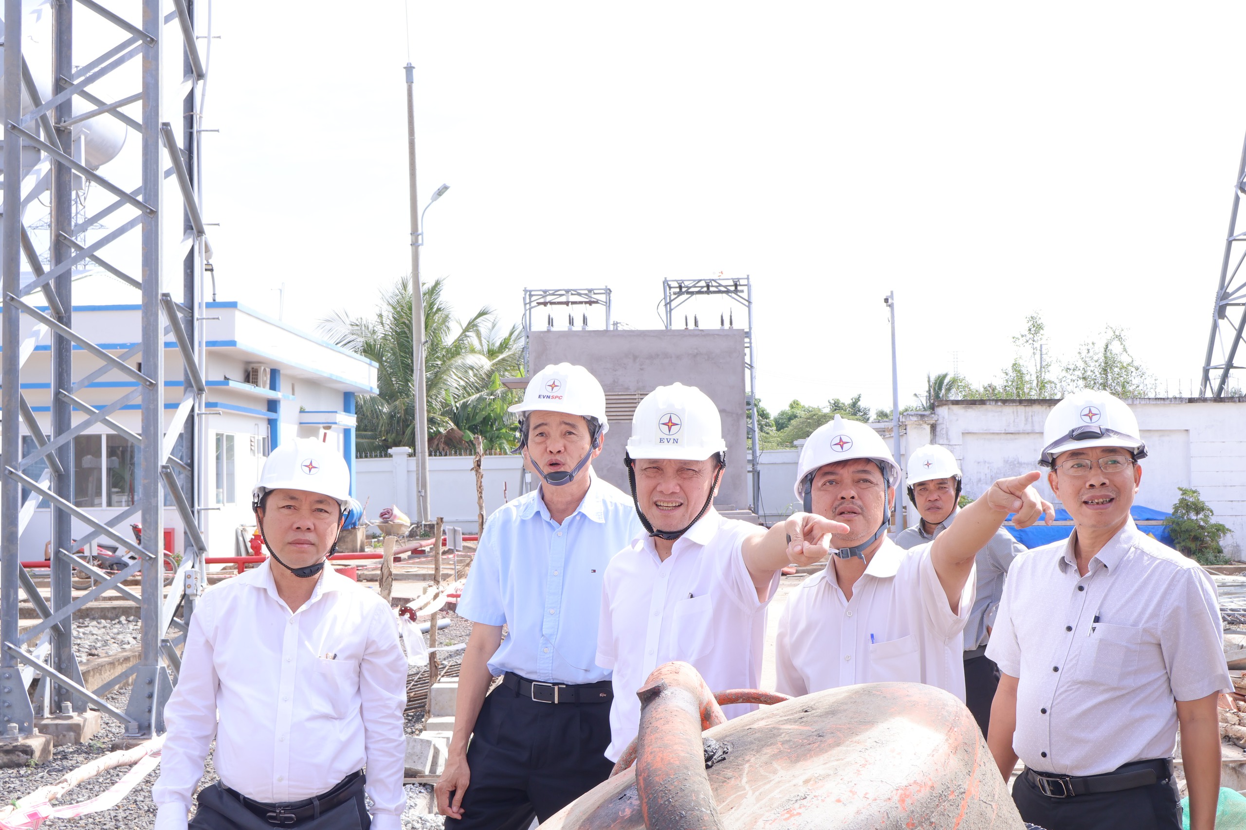 EVNSPC về đích vượt chỉ tiêu đầu tư xây dựng lưới điện năm 2025 - Ảnh 2.