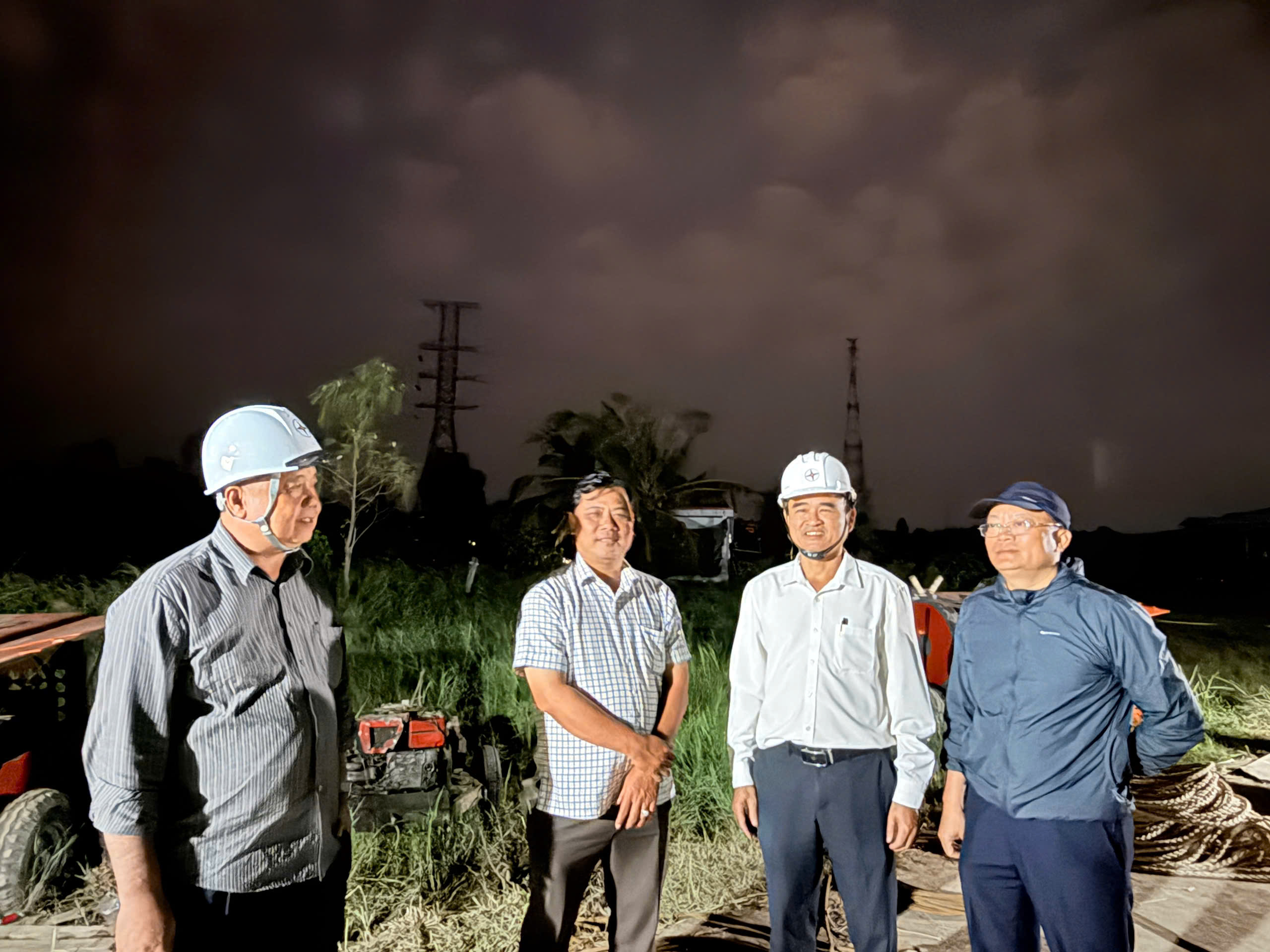 EVNSPC về đích vượt chỉ tiêu đầu tư xây dựng lưới điện năm 2025 - Ảnh 5.