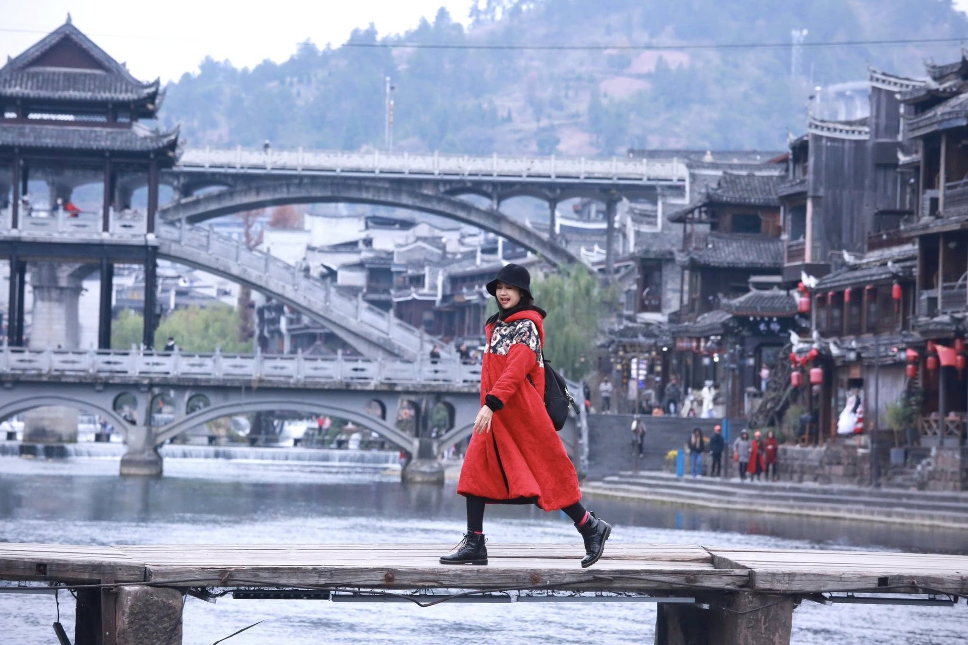 NSND Thu Hà khoe con trai cao như người mẫu, kể về cuộc sống tuổi U60 - 4