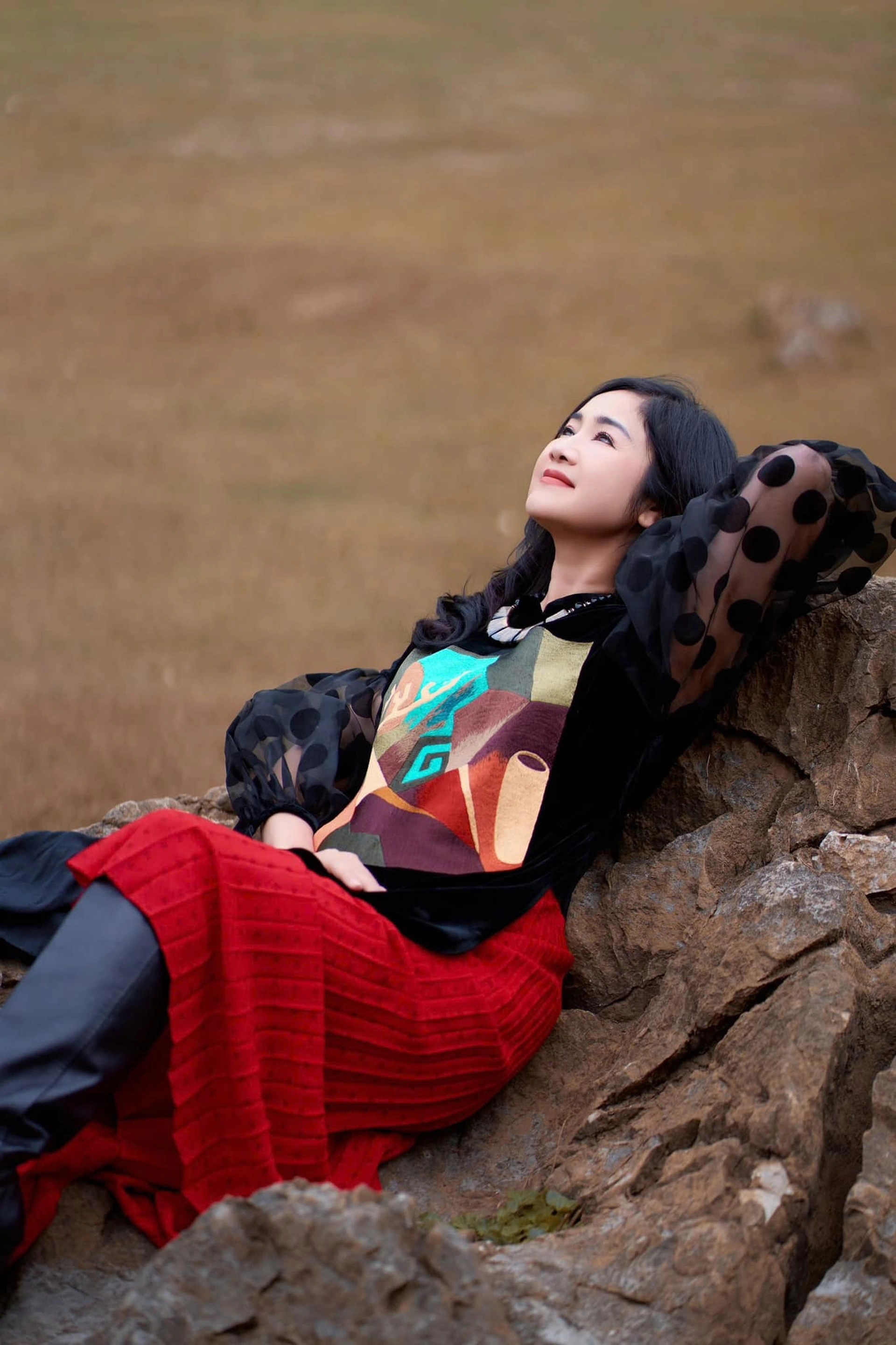 NSND Thu Hà khoe con trai cao như người mẫu, kể về cuộc sống tuổi U60 - 8