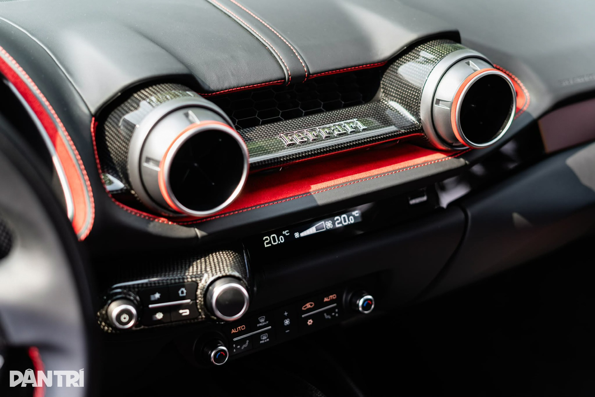 Siêu xe Ferrari 812 mui trần rao bán giá 25 tỷ, màu sơn bằng tiền mua VF 5 - 15