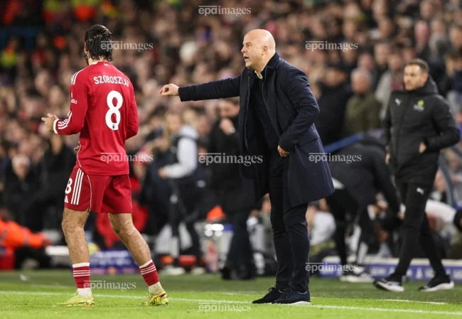 tu-huyet-cua-nha-vo-dich-liverpool (1).jpg