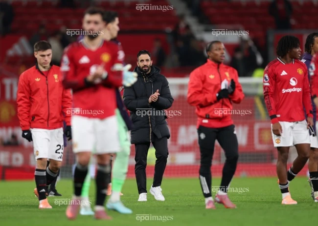 Thầy trò HLV Ruben Amorim sẽ tận dụng thời cơ giành 6 điểm khi gặp các đối thủ dưới cơ. Ảnh: EPA. man-united-thoi-toi-can-khong-noi (2).jpg