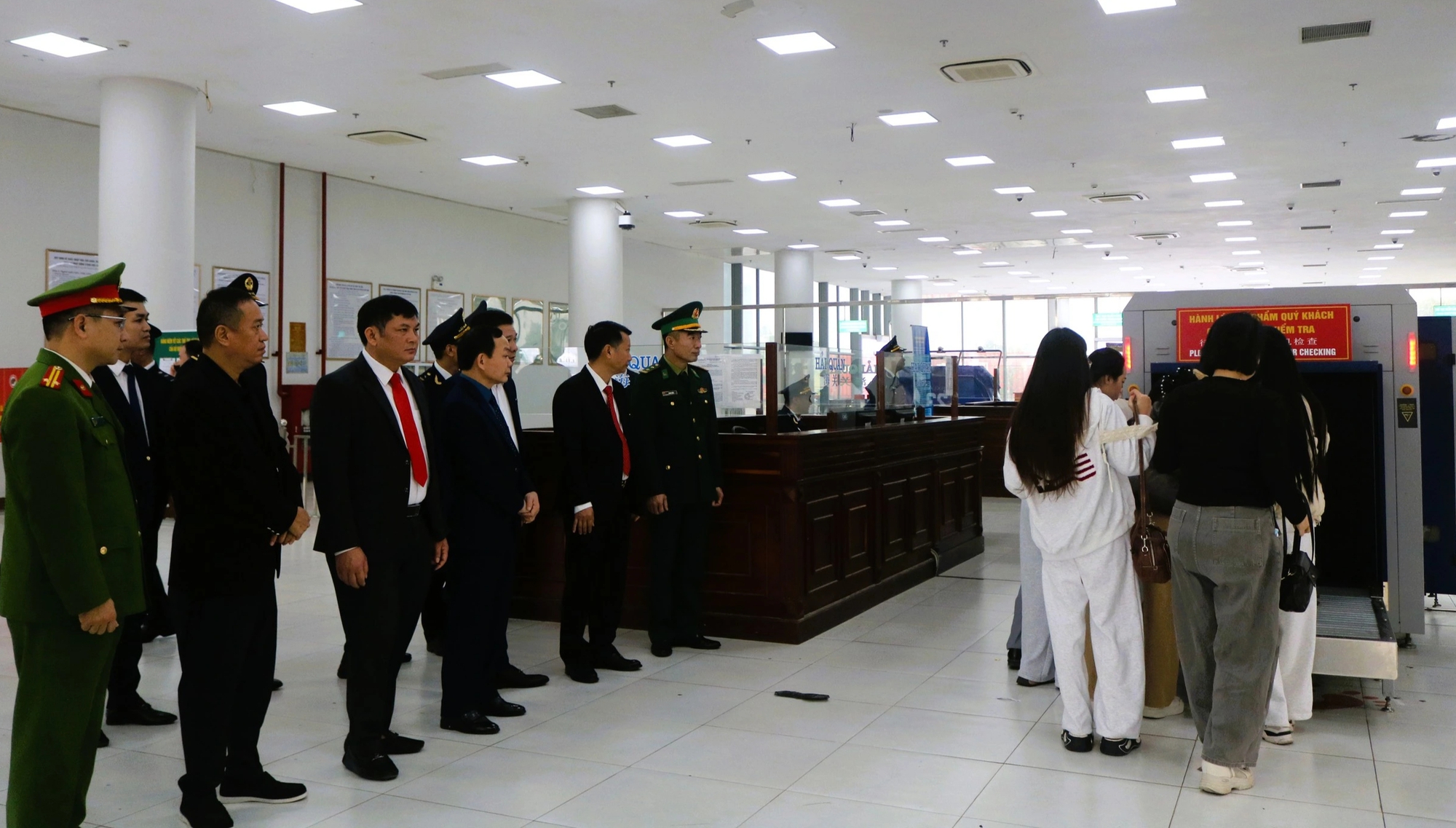 Quảng Ninh 'mở hàng' 4,5 triệu USD đầu năm- Ảnh 2. Quảng Ninh 'mở hàng' 4,5 triệu USD đầu năm- Ảnh 2.